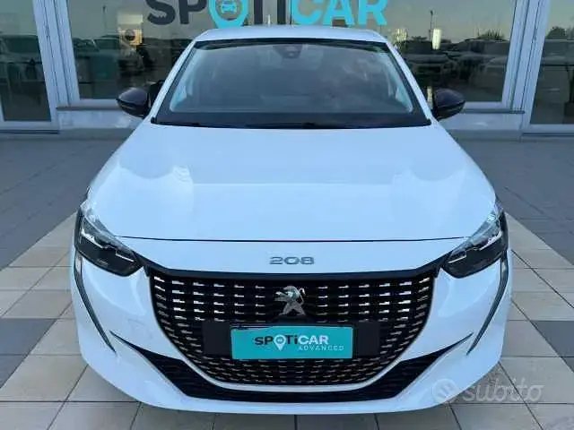 Peugeot 208 2023 photo 2
