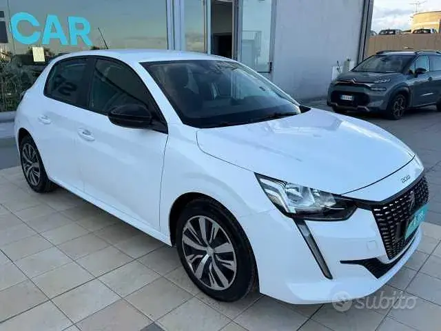 Peugeot 208 2023 photo 3