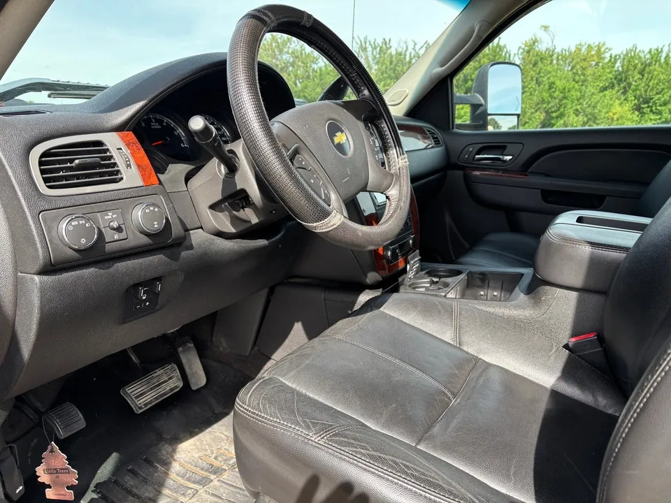 Chevrolet Silverado 2500 2010 photo 4