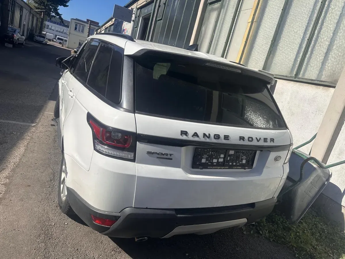 Land Rover Range Rover Sport 2017 photo 3
