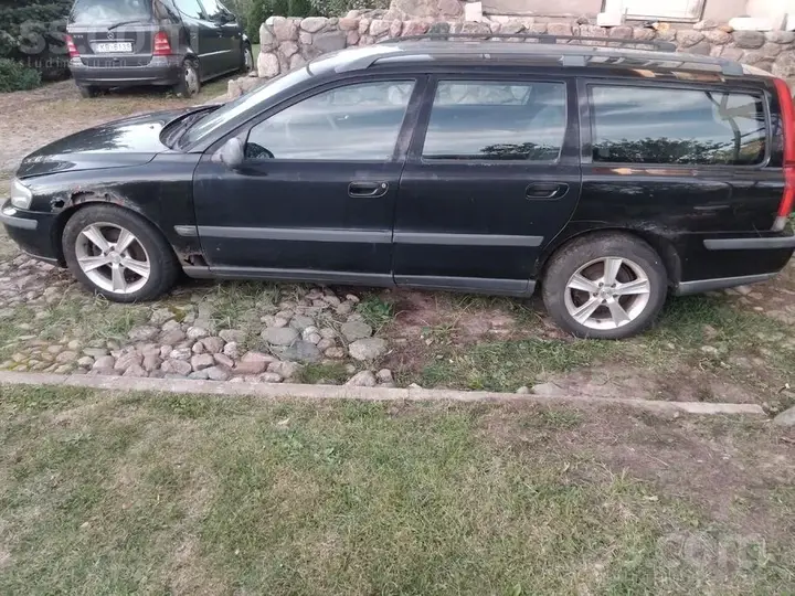 Volvo V70 2000 photo 2