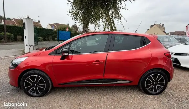 Renault Clio 2013 photo 2