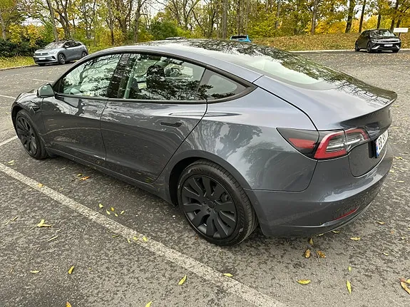 Tesla Model 3 2020 photo 2