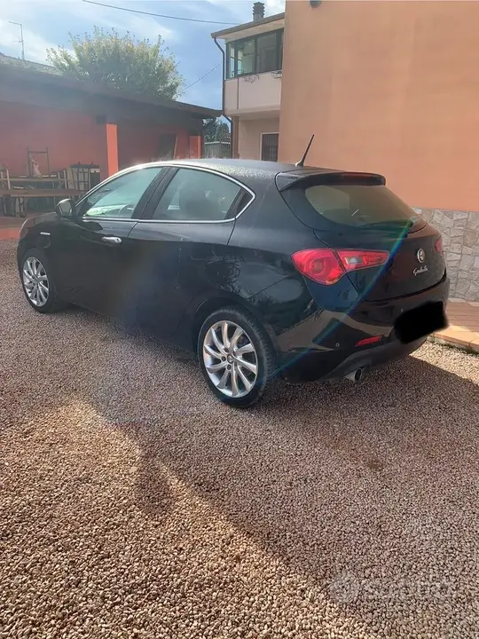 Alfa Romeo Giulietta 2013 photo 3