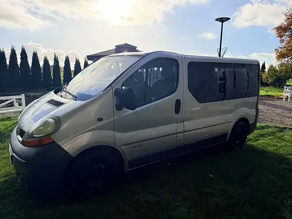 Renault Trafic 2003 photo 2