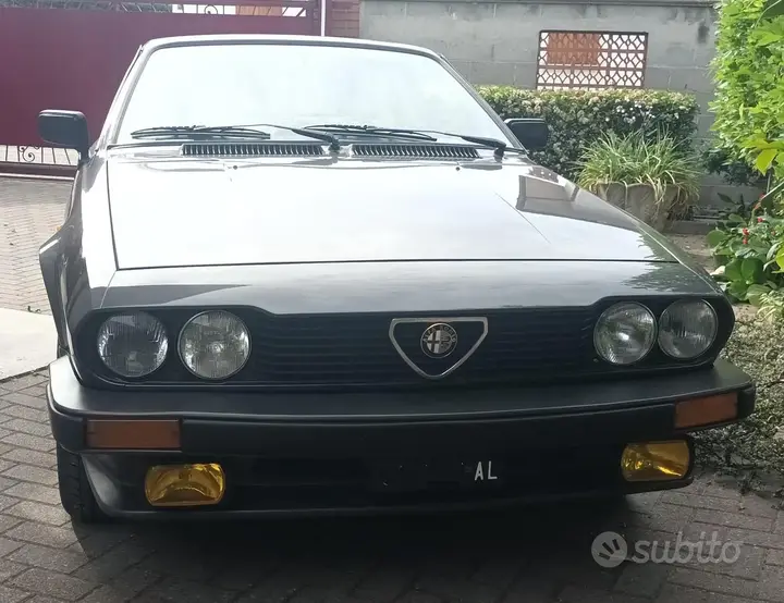 Alfa Romeo Gtv 1984 photo 2