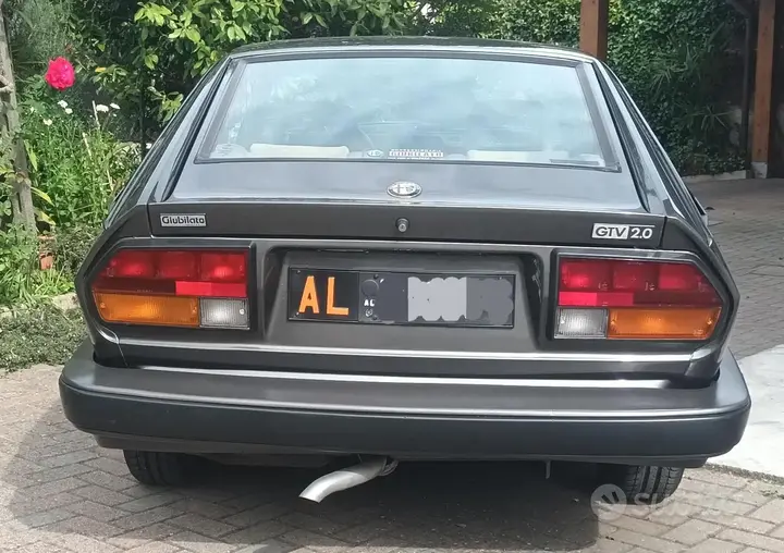 Alfa Romeo Gtv 1984 photo 4