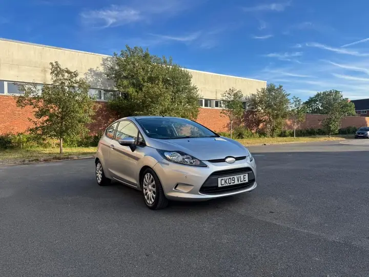 Ford Fiesta 2009 photo 2