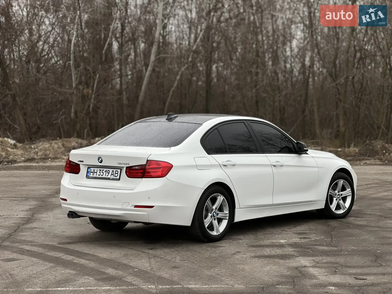 BMW 3 Series 2013 photo 2