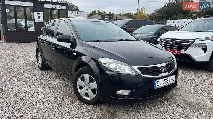 Kia Ceed 2012 photo 2