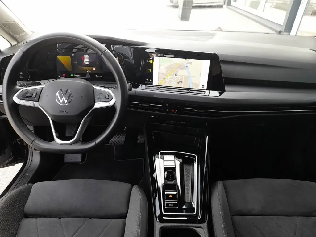Volkswagen Golf 2023 photo 3