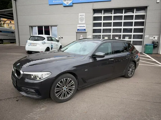 BMW 5 Series 2017 photo 2
