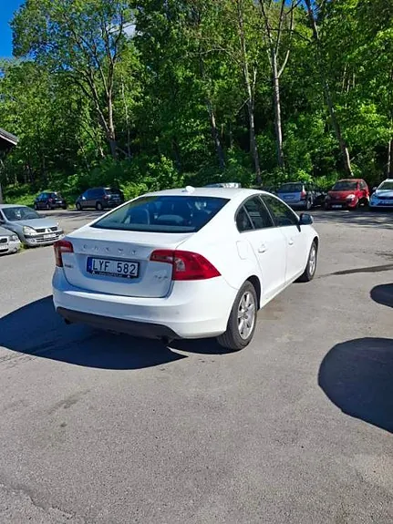 Volvo S60 2012 photo 4