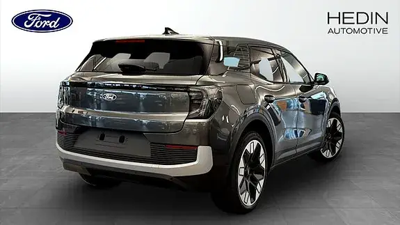 Ford Explorer 2026 photo 2