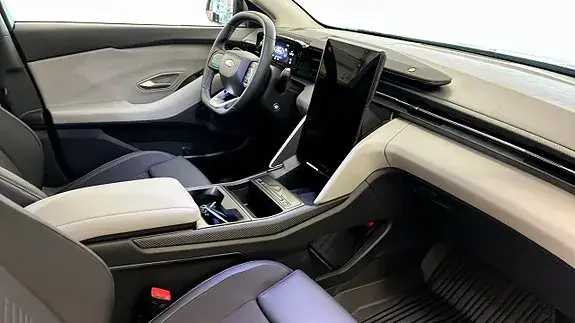 Ford Explorer 2026 photo 3