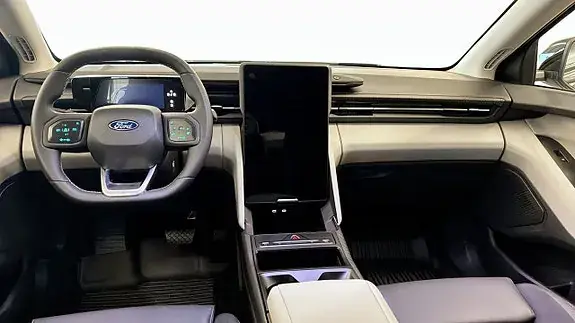 Ford Explorer 2026 photo 4