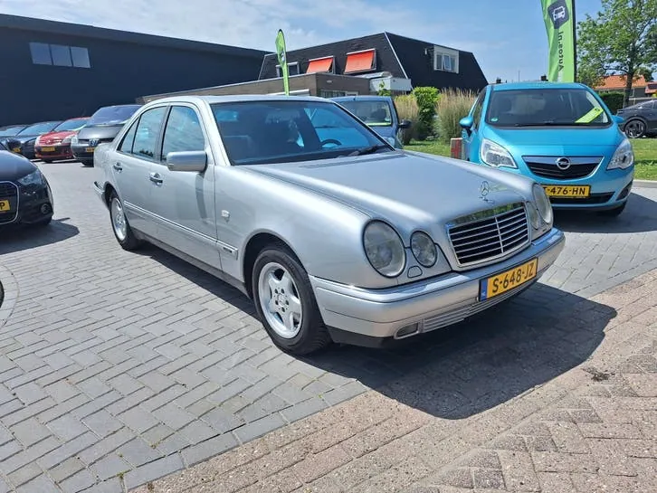 Mercedes-Benz E-Class 1996 photo 2