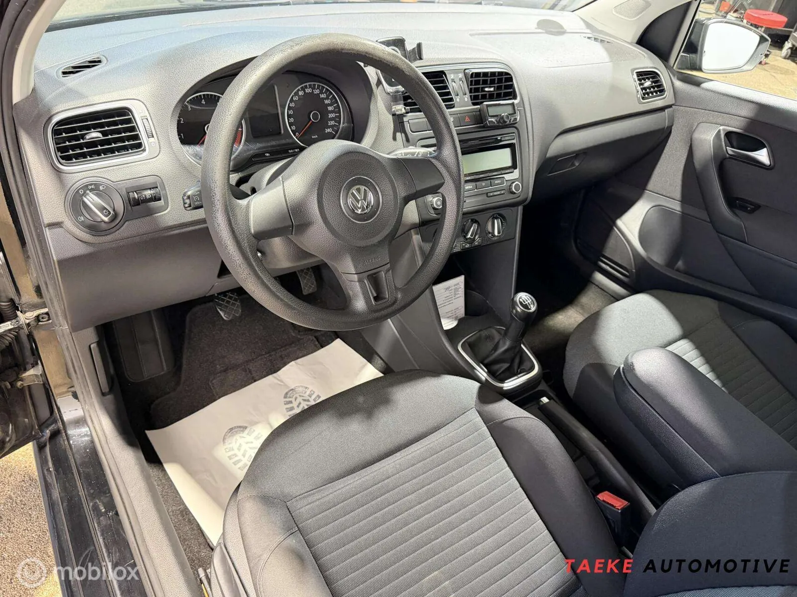 Volkswagen Polo 2010 photo 3