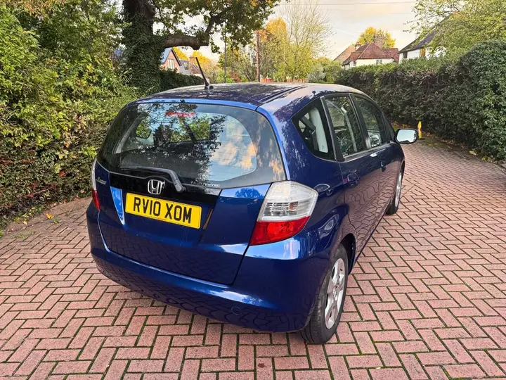 Honda Jazz 2010 photo 3