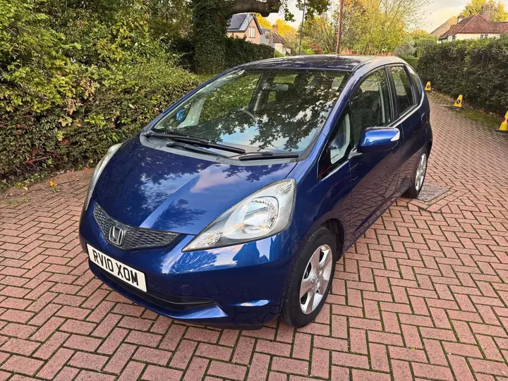 Honda Jazz 2010 photo 2