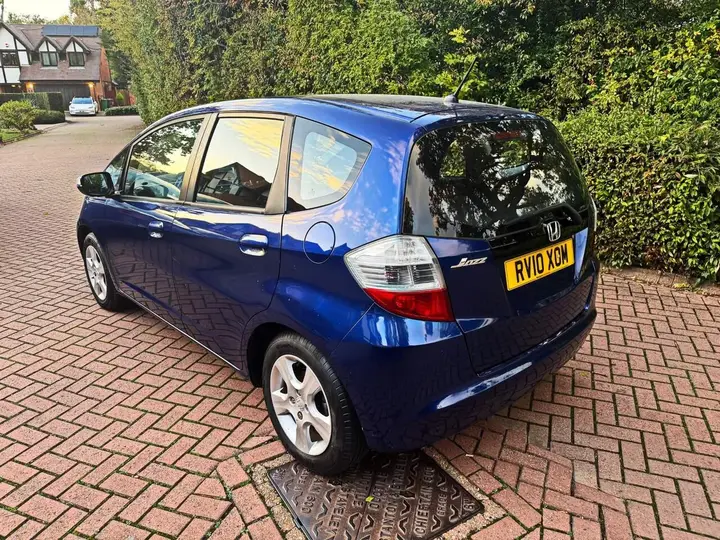 Honda Jazz 2010 photo 4