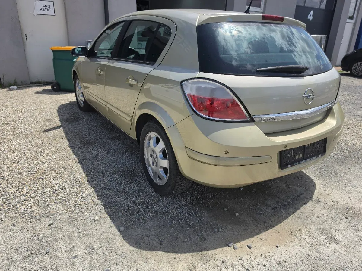 Opel Astra 2004 photo 3