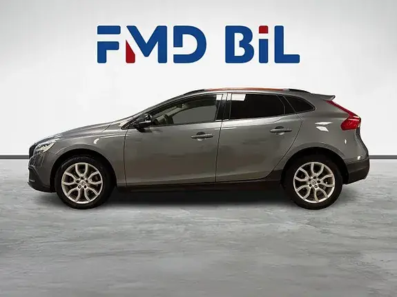 Volvo V40 Cross Country 2017 photo 2