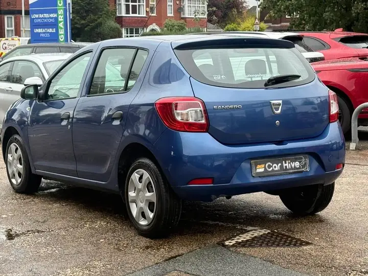 Dacia Sandero 2015 photo 2