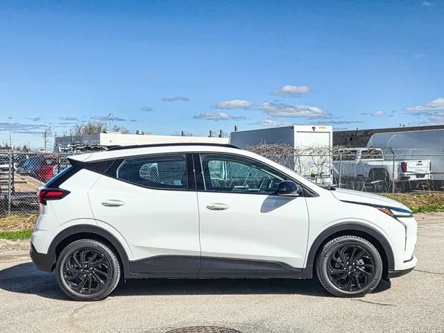 Chevrolet Bolt 2027 photo 3
