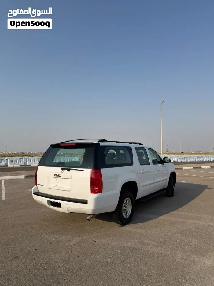 GMC Suburban 2007 photo 4