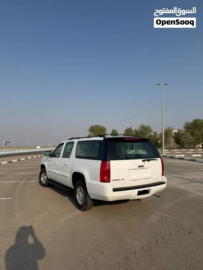 GMC Suburban 2007 photo 3