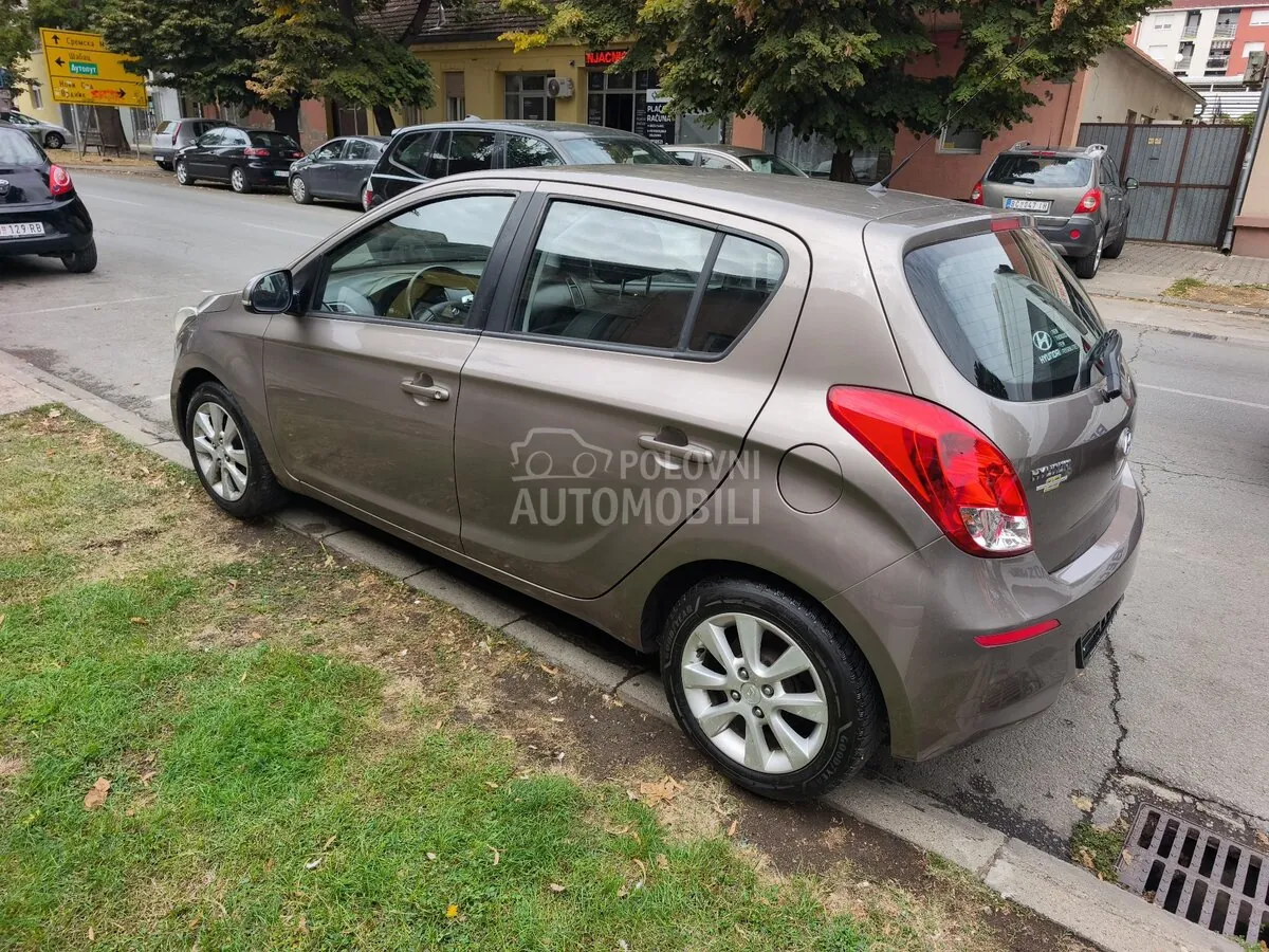 Hyundai I20 2013 photo 5