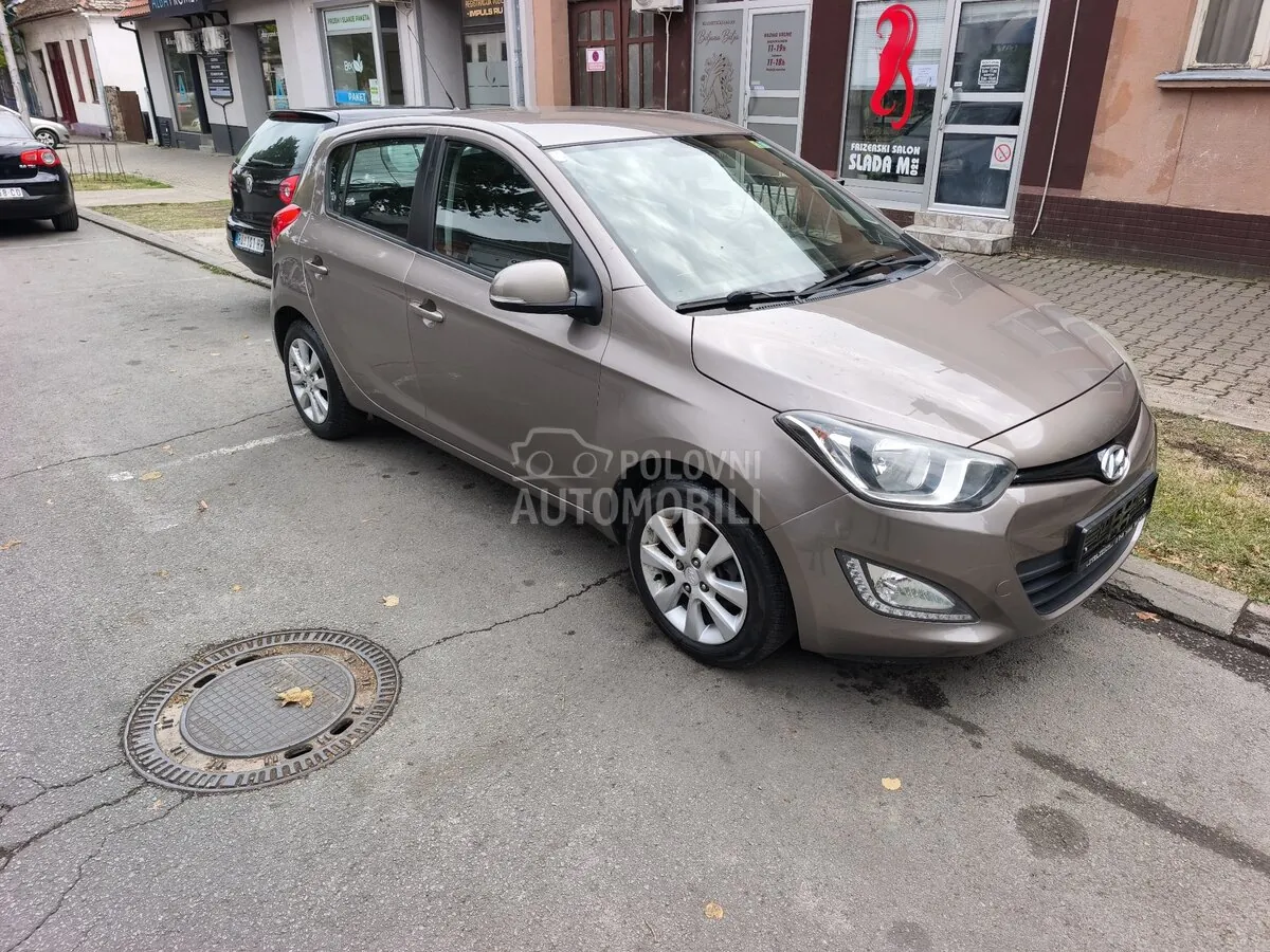Hyundai I20 2013 photo 2
