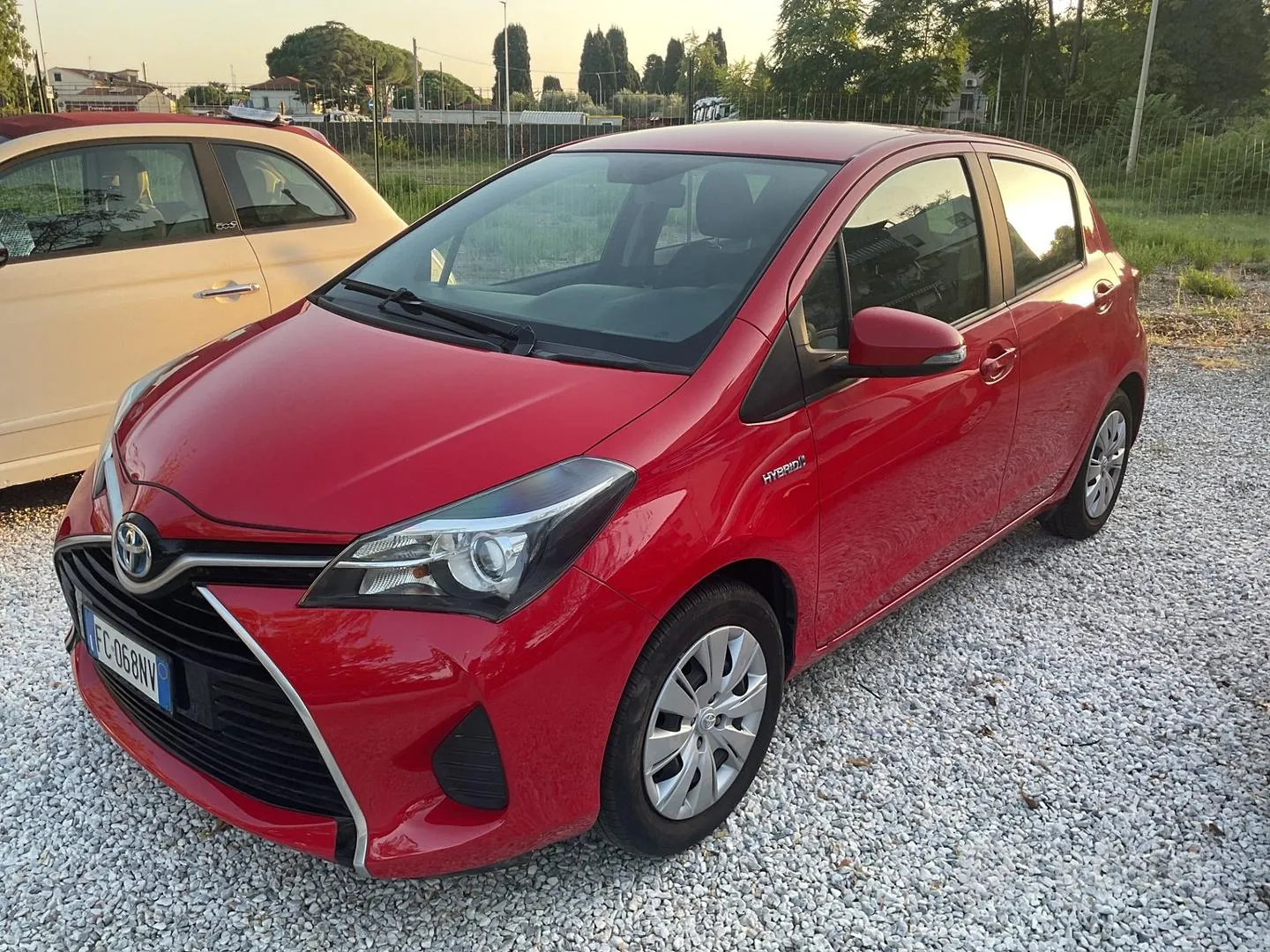 Toyota Yaris 2016 photo 2