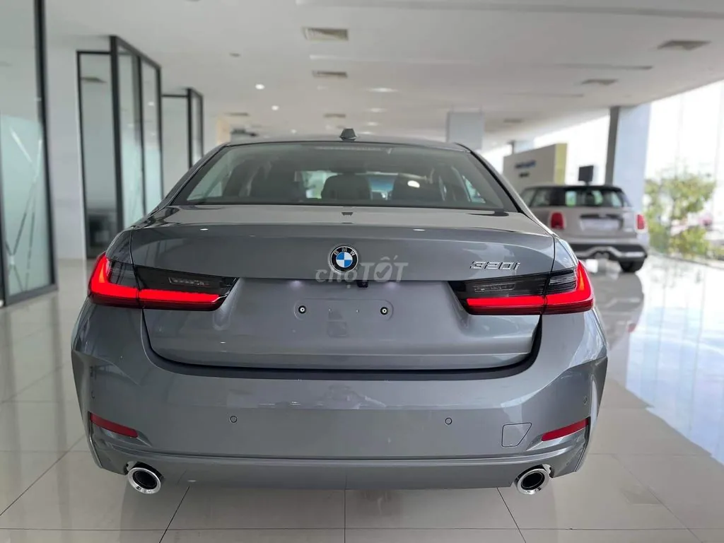 BMW 320I 2025 photo 5