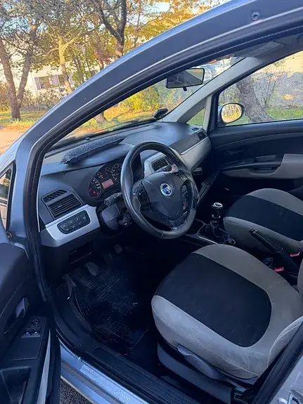 Fiat Grande Punto 2007 photo 4
