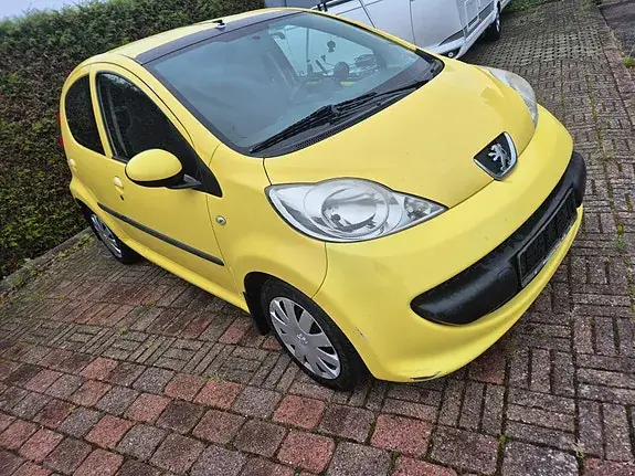 Peugeot 107 2008 photo 4