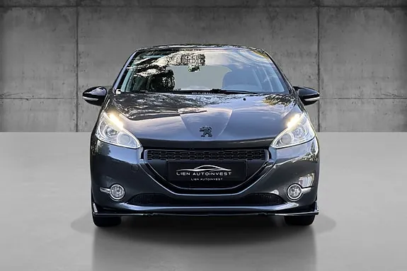 Peugeot 208 2013 photo 2