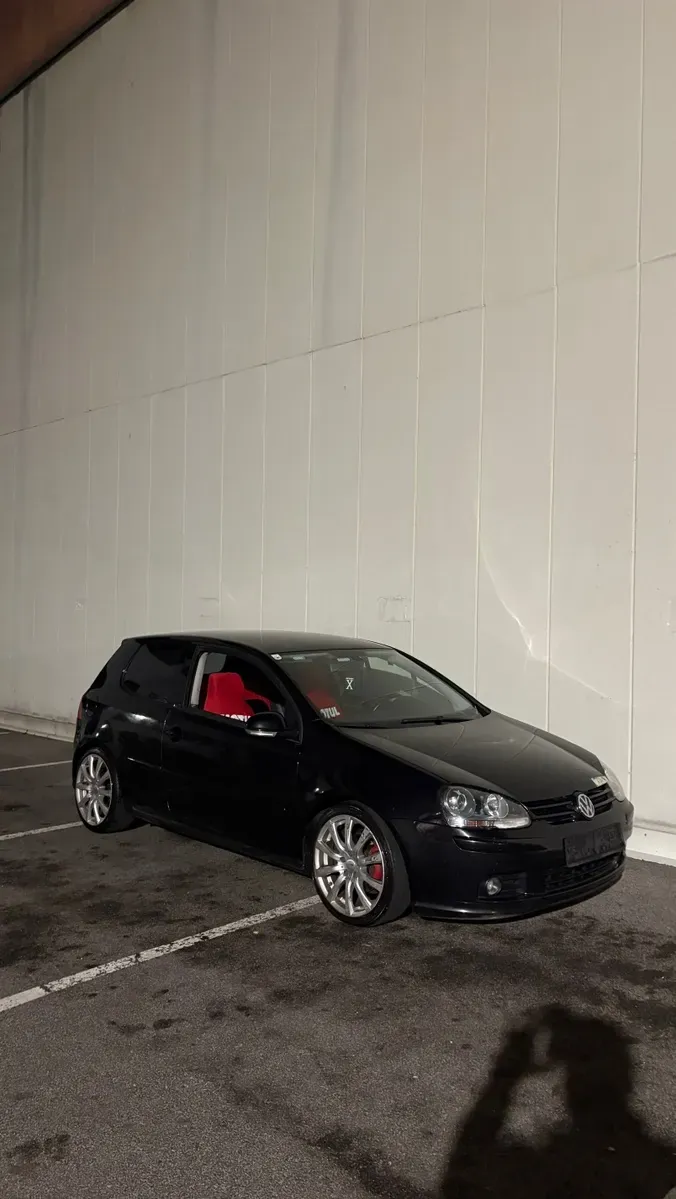 Volkswagen Golf 2004 photo 2