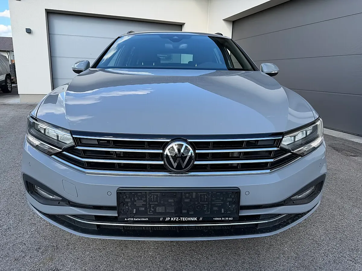 Volkswagen Passat 2022 photo 2