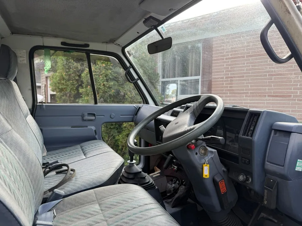 Isuzu Elf 150 1992 photo 4