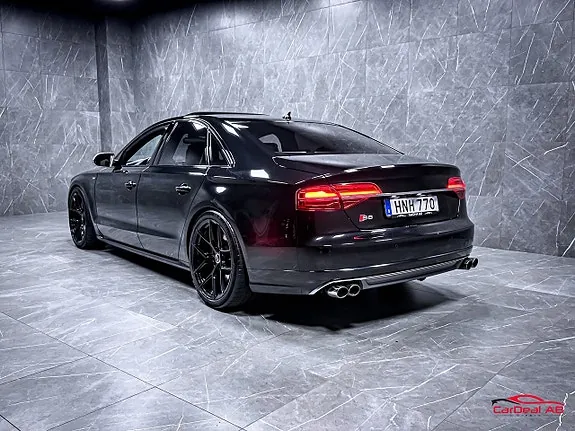 Audi S8 2014 photo 5