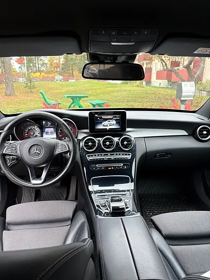 Mercedes-Benz C220 2018 photo 2