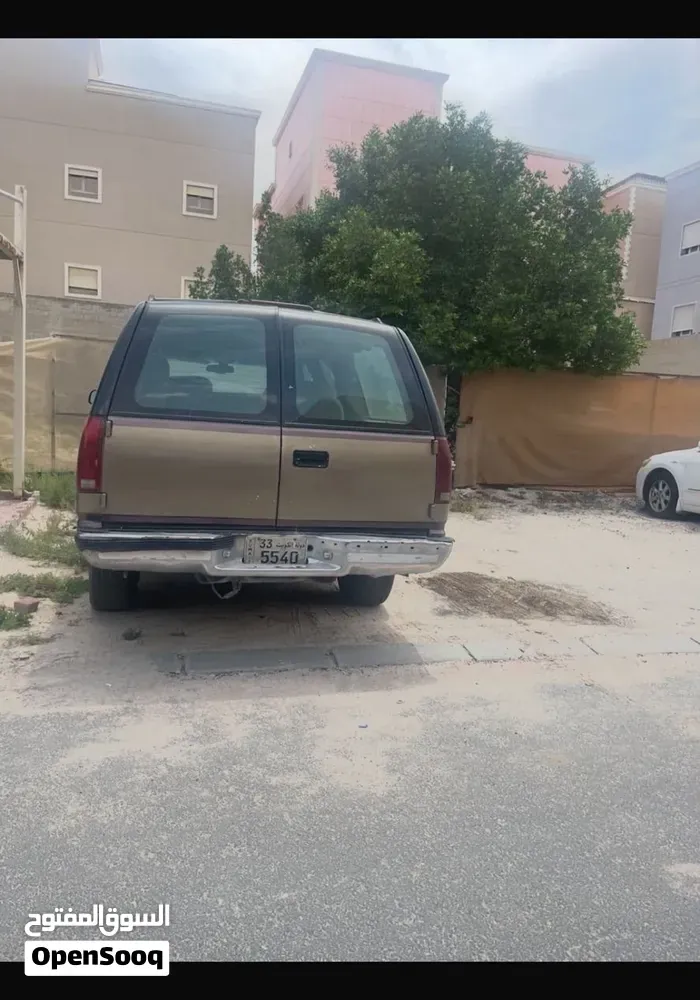 GMC Suburban 1998 photo 5