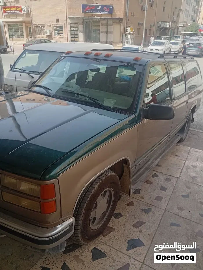GMC Suburban 1998 photo 2