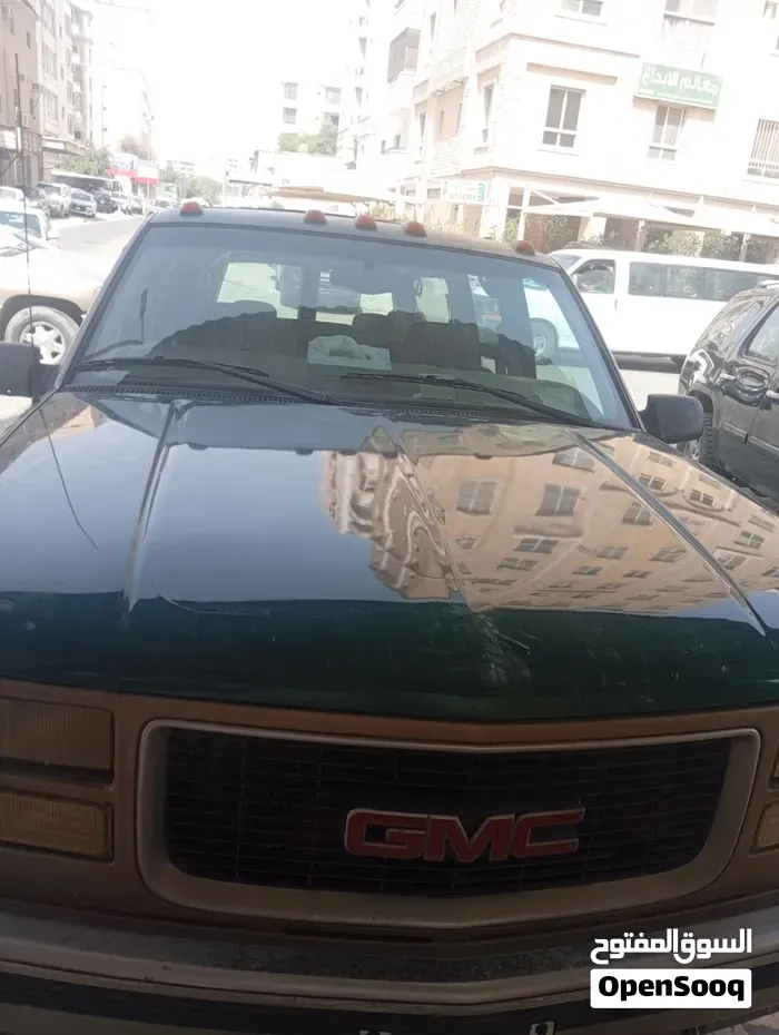 GMC Suburban 1998 photo 4