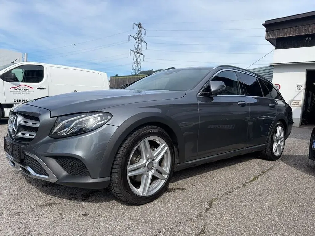 Mercedes-Benz E-Class 2017 photo 3