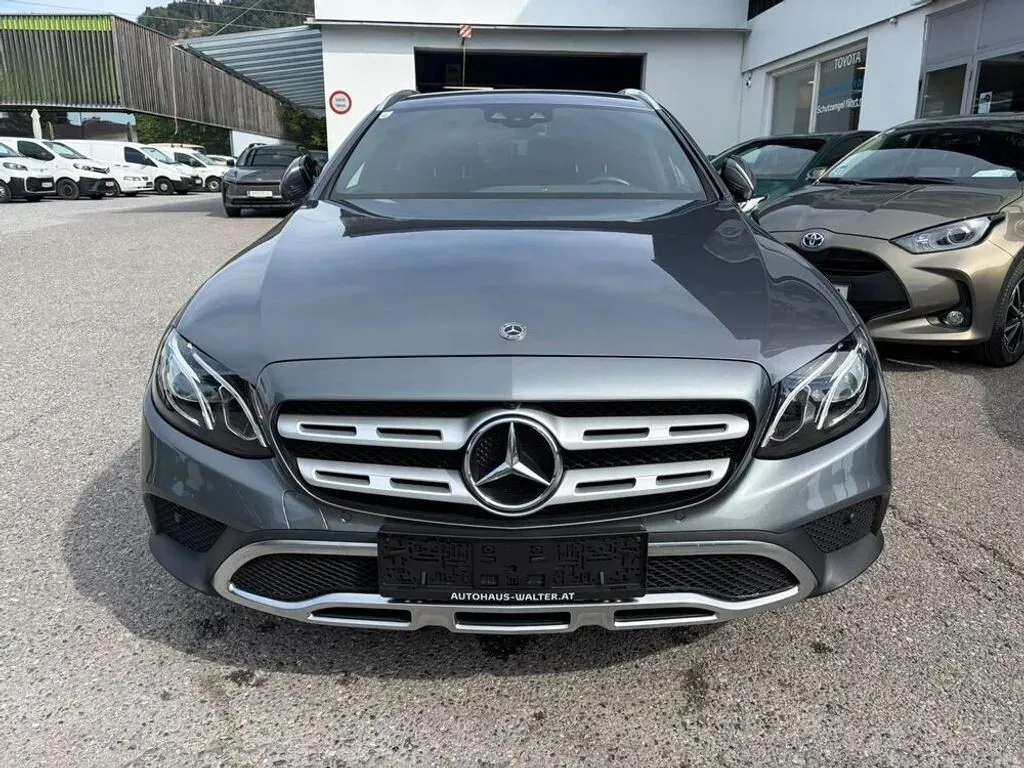 Mercedes-Benz E-Class 2017 photo 2