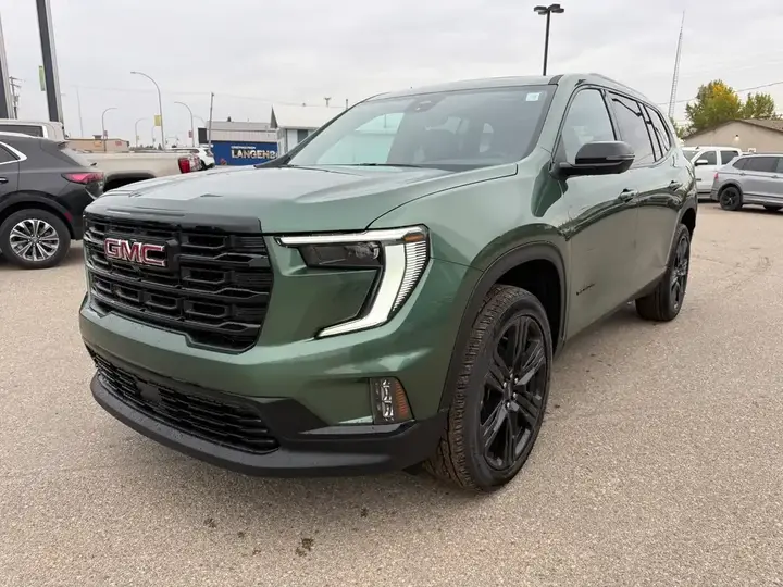 GMC Acadia 2027 photo 3