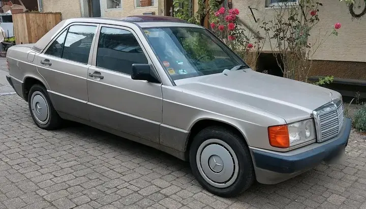 Mercedes-Benz 190E